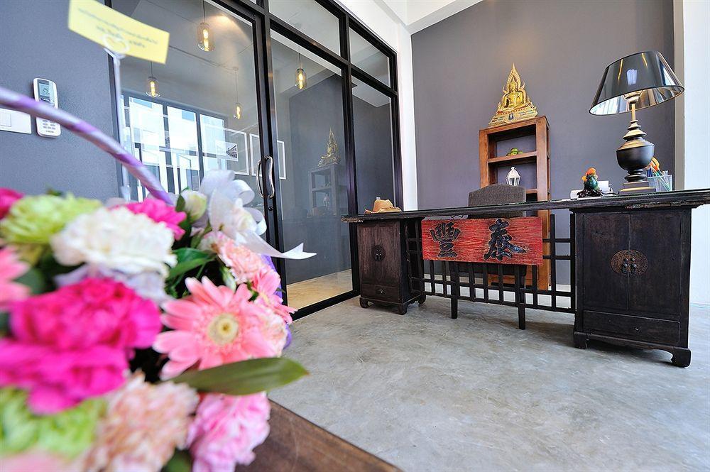 Arch Club Hotel Patong Exterior photo